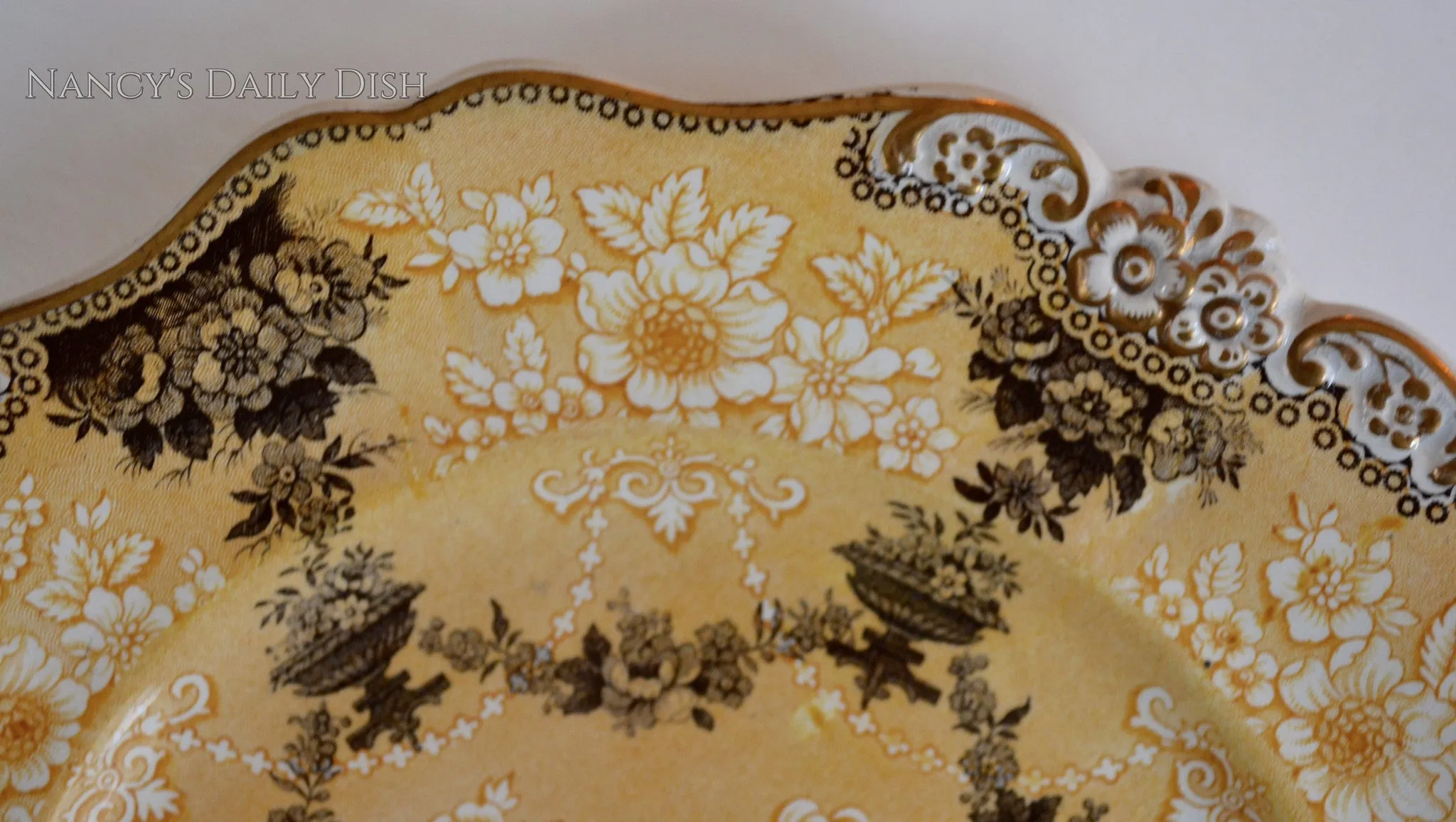 circa 1835 Rare Yellow Two Color Transferware Plate Etruscan Festoon Ridgway