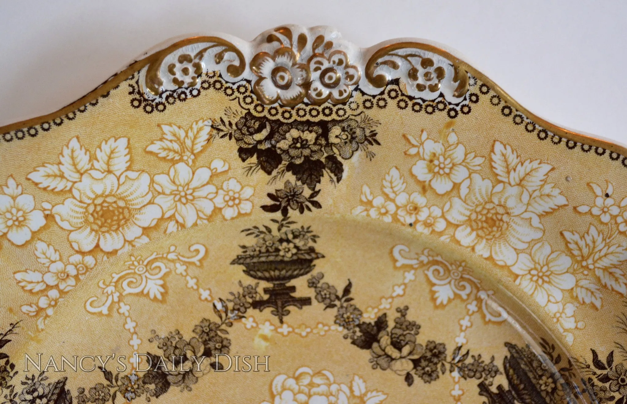 circa 1835 Rare Yellow Two Color Transferware Plate Etruscan Festoon Ridgway