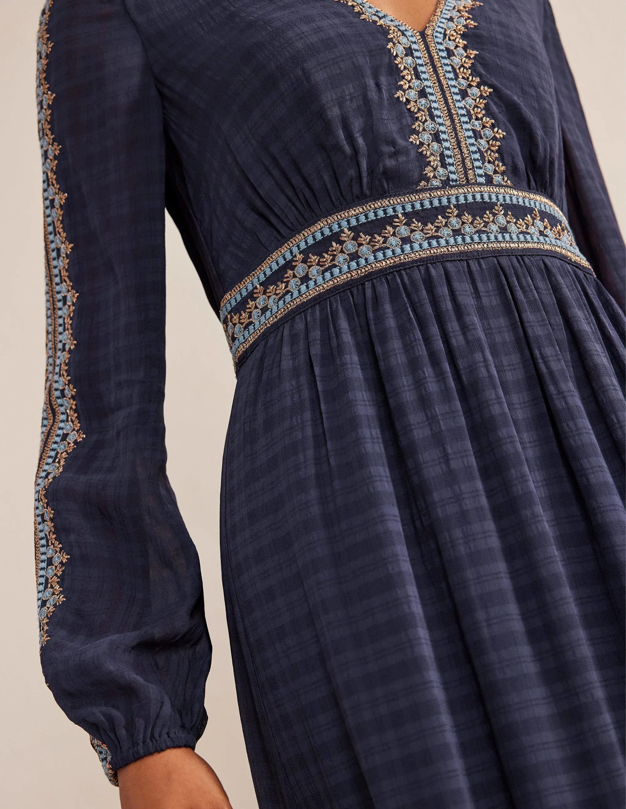 Embroidered V-neck Midi Dress-Navy