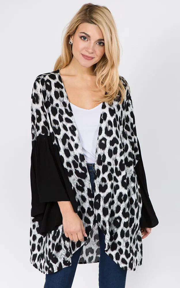 KP1C97 Leopard Pattern Ruffle Sleeves Kimono